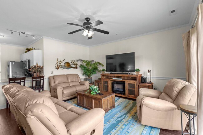 Building Photo - 4855 Carnation Cir
