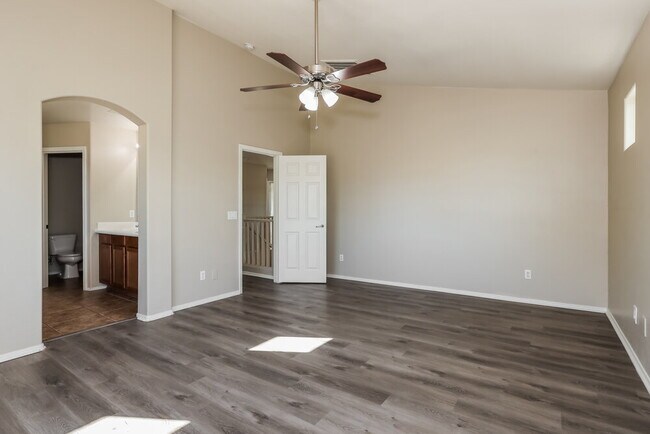 Building Photo - 960 N 168th Dr