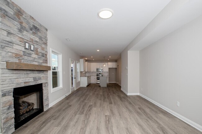 Building Photo - 932 Camden Ct