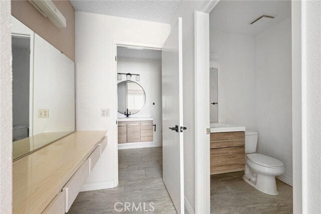 Building Photo - 10475 Newhome Ave