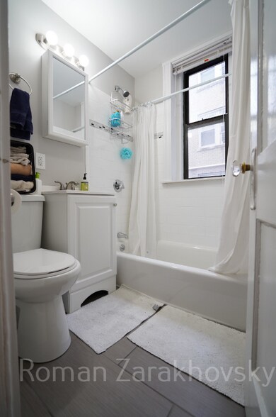 Building Photo - 56 Gardner St