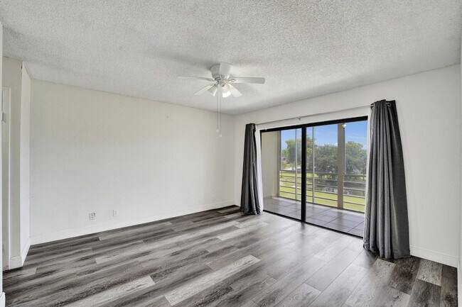 Building Photo - 2430 SW 81st Ave