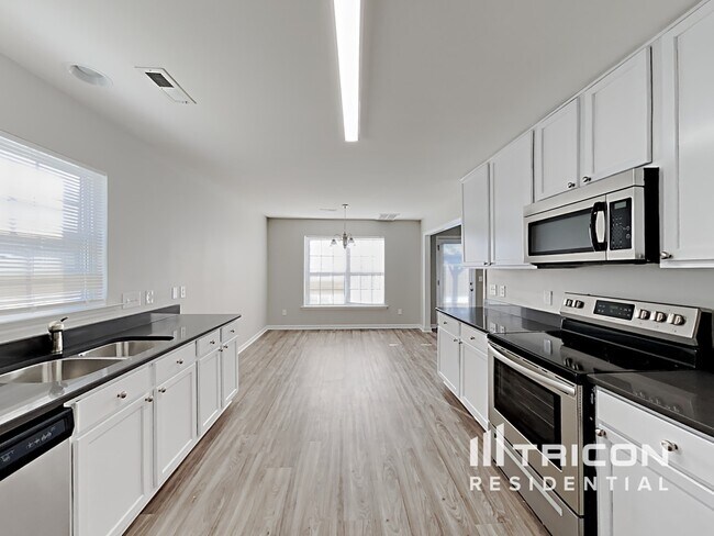 Building Photo - 851 Red Oak Tree Dr
