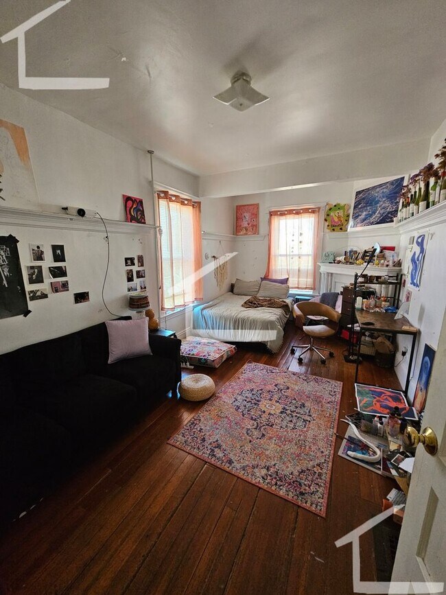 Building Photo - Nice 3 bed in Allston......