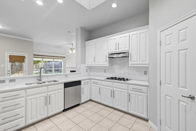 Building Photo - 4833 Heber Springs Trail