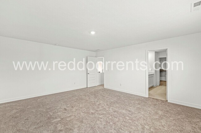 Building Photo - 2224 Boxwood Dr