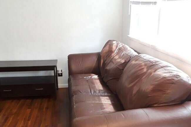 Building Photo - 11053 Venice Blvd