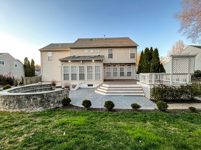 Building Photo - Stunning 4 Bedroom 3 Bathroom Brick Home W...