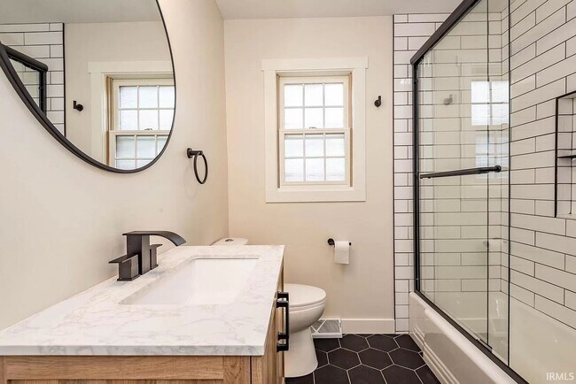 Building Photo - Complete Eastside Renovation - 4BR/4BA Large yard/Deck