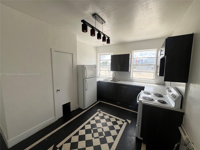 Building Photo - 203 NW 36th St