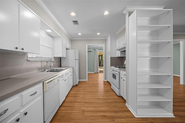 Building Photo - 1404 Briarcliff Blvd