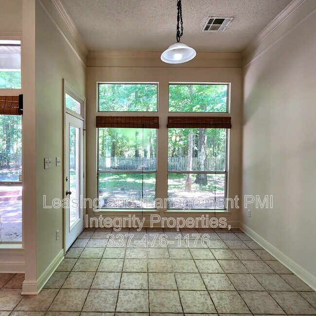 Building Photo - 411 Greenfield Dr