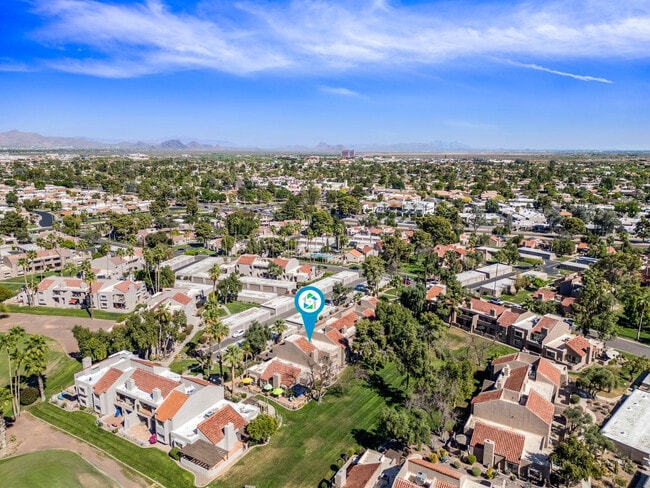 Building Photo - 7340 N Vía Camello Del Norte