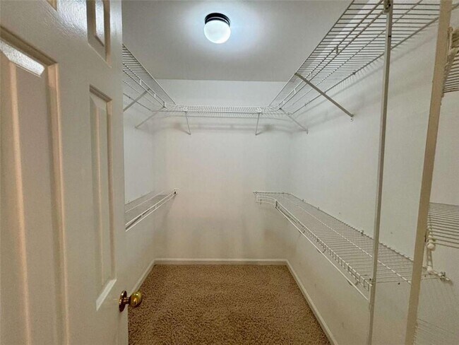 Building Photo - 4160 Creekwood Dr