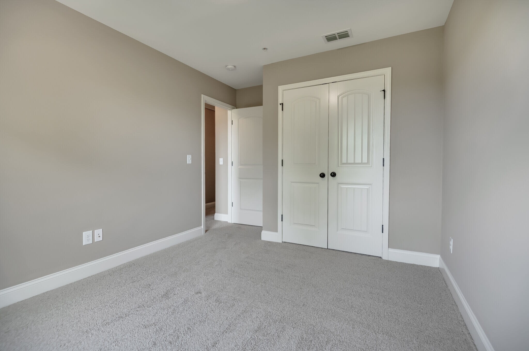 Building Photo - 104 Ambassador Private Cir