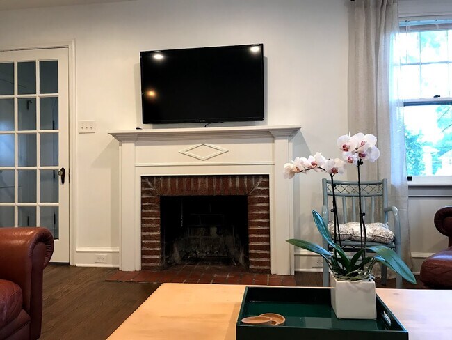Living room working fire place - 2344 Huntingdon Pike