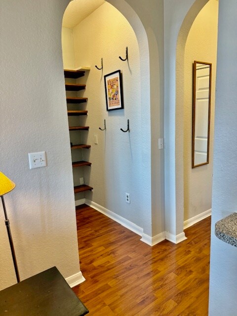 Building Photo - 860 N Orange Ave