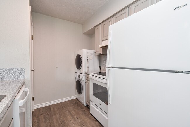 Building Photo - 13151 Walden Rd