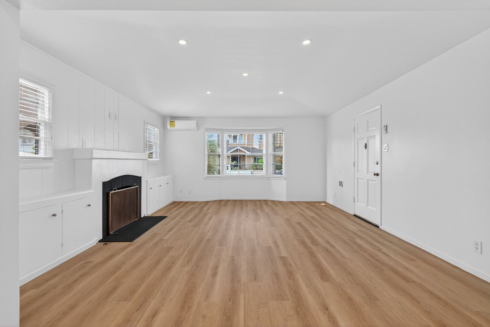 Building Photo - 242 Claremont Ave