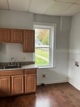 Building Photo - 308 N Front St