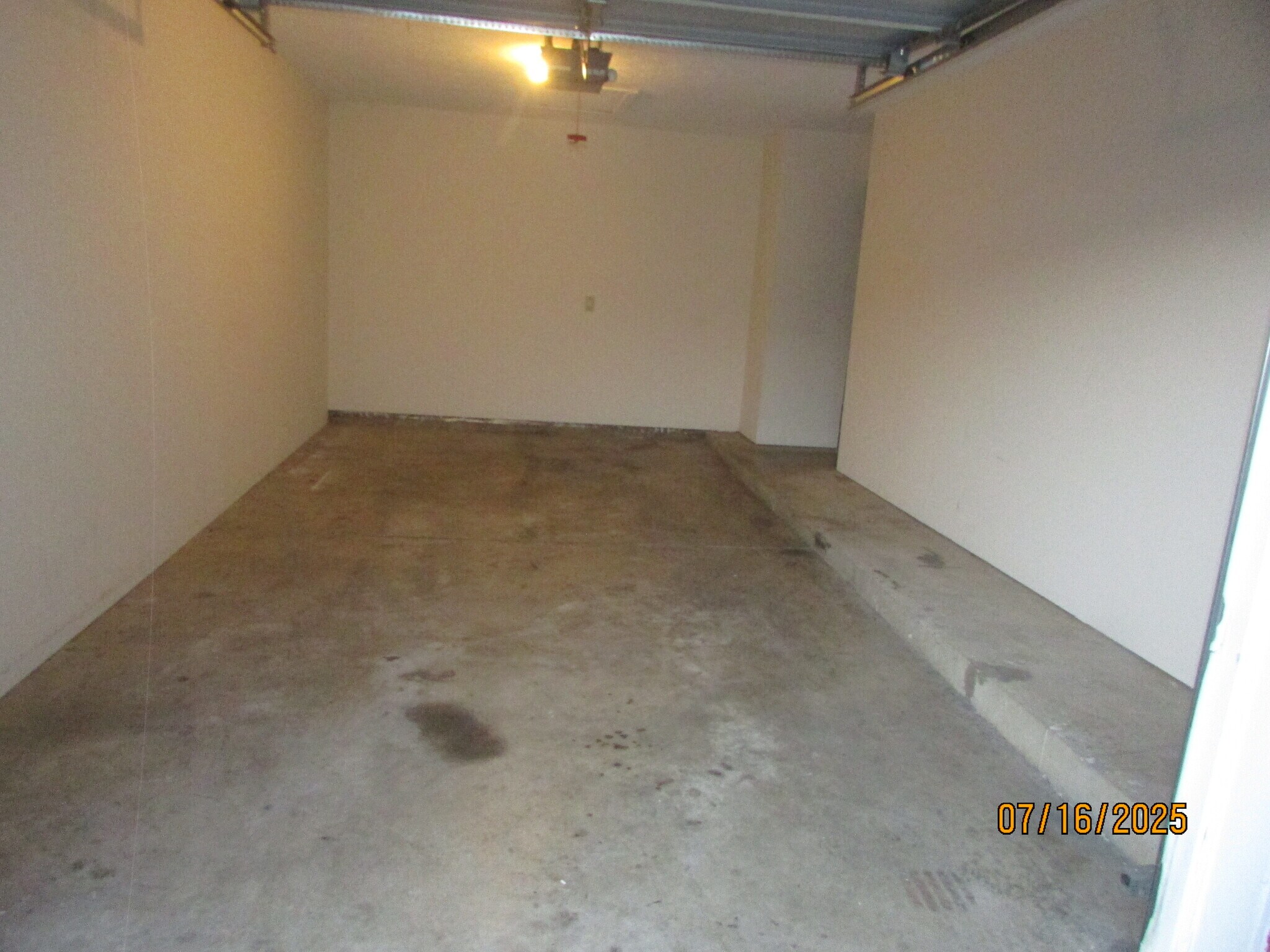 1 1/2 Attached Garage - 1854 N Lakeman Dr