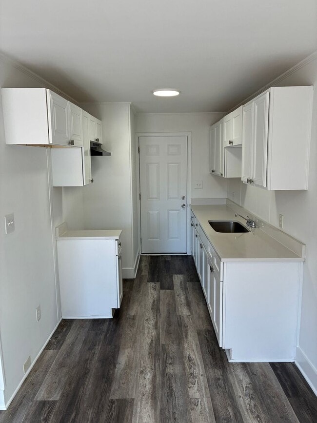 Building Photo - 1415 Memorial Park Rd