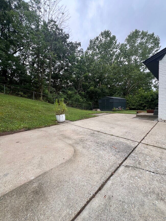 Building Photo - 802 Taper Ct