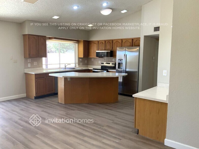 Building Photo - 18432 N 46th Ave