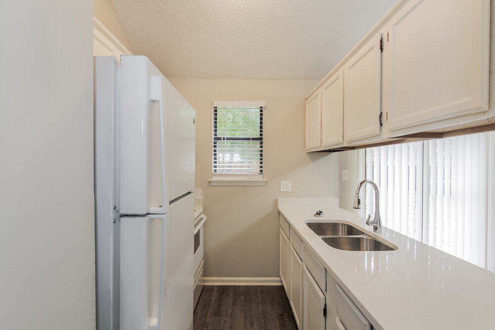 Building Photo - 5128 Glenview Ct