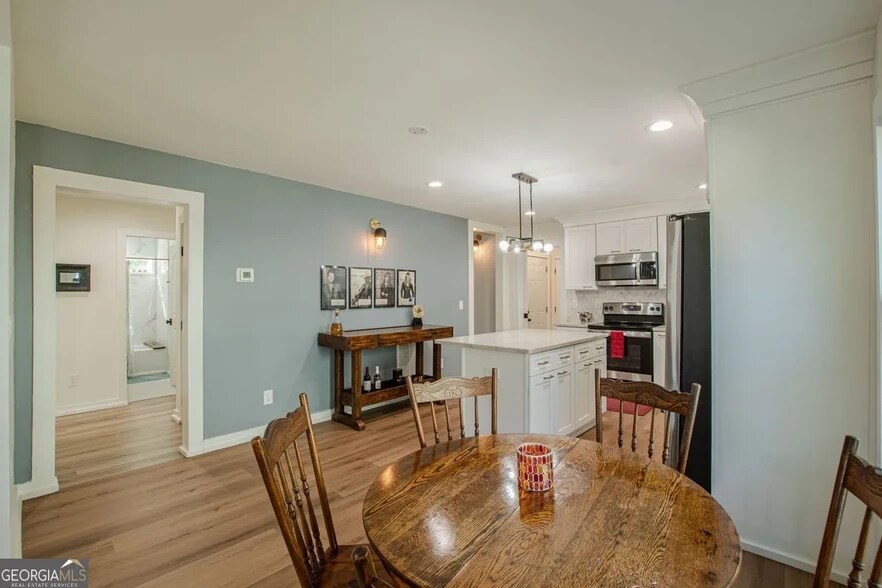 Building Photo - 2657 Blount St