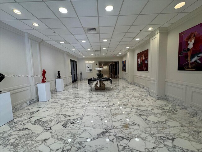 Building Photo - 5600 Collins Ave