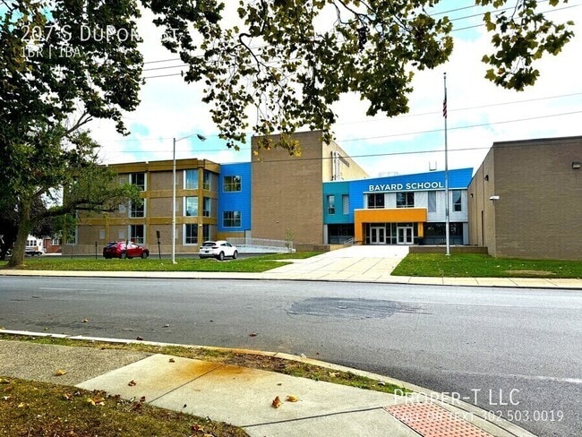 Building Photo - 207 S Dupont St