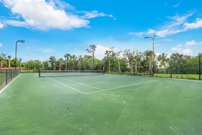 Building Photo - 14041 Heritage Landing Blvd