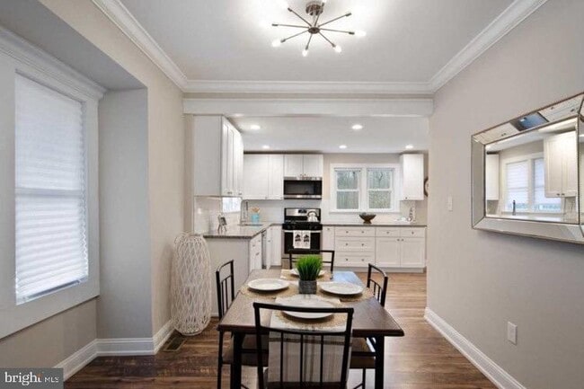 Building Photo - 14 Sewell St