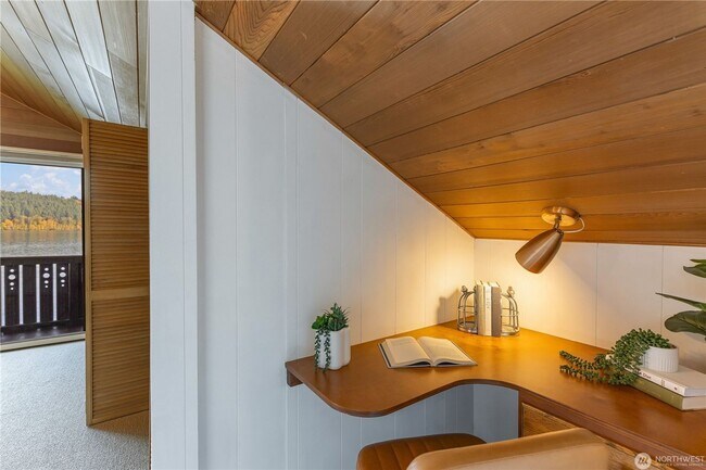 Building Photo - 4Bd/1.75Ba Seattle Home