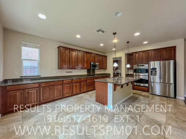 Building Photo - Beautiful 4 Bedroom 3 Bath home