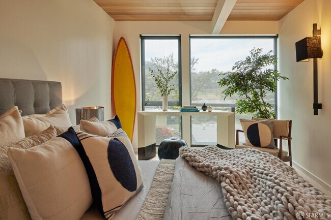 Building Photo - 169 Amber Dr