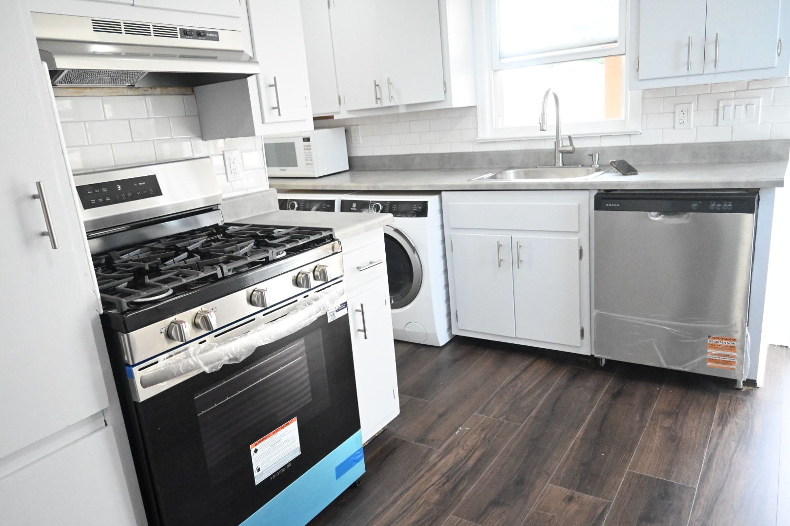 Kitchen - 51 Bogart Ave