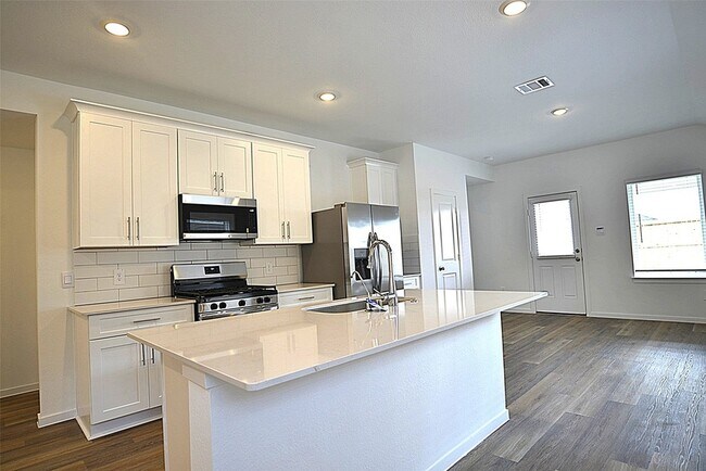 Building Photo - 4009 Bronco Sta Ln