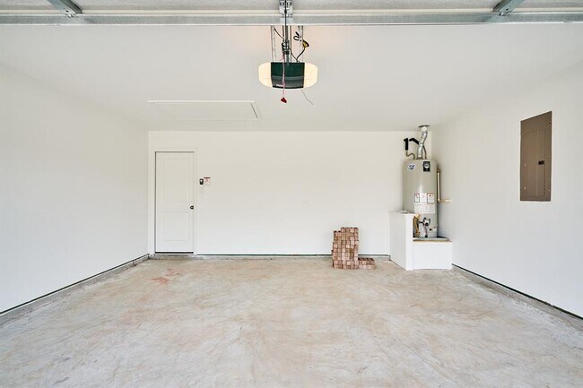Building Photo - 3323 Avary River Ln
