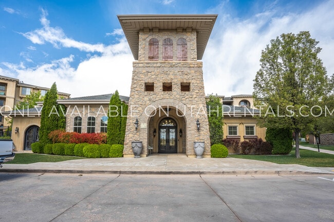 Building Photo - 1018 N 985 W St