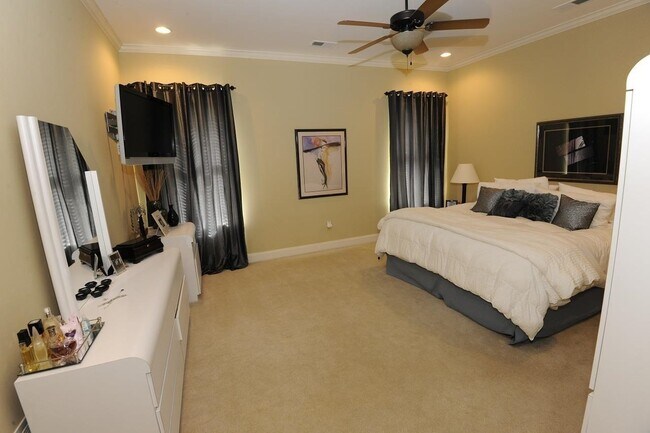 Building Photo - 3491 E Taplow Way