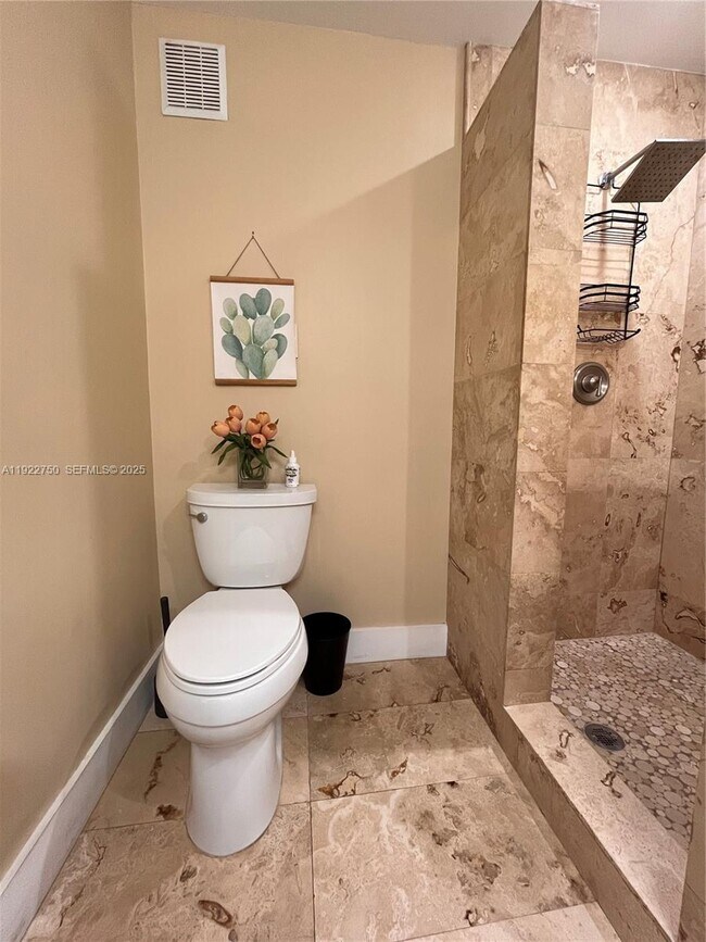 Building Photo - 730 NE 90th St