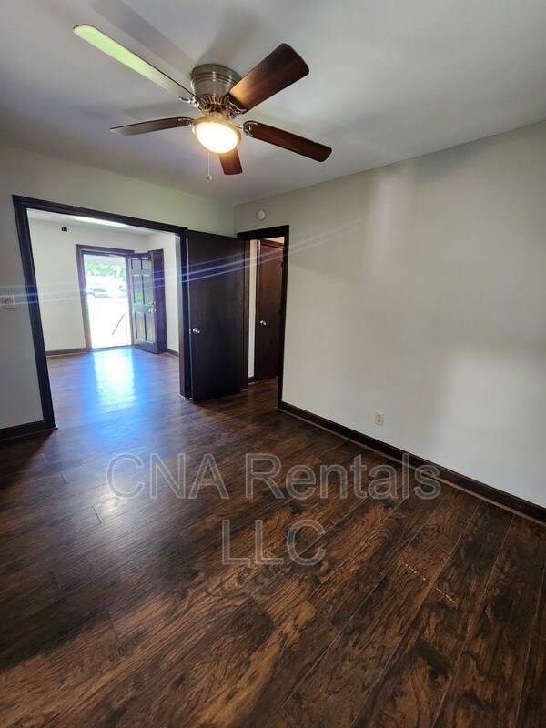 Building Photo - 104 E Acres Dr SE