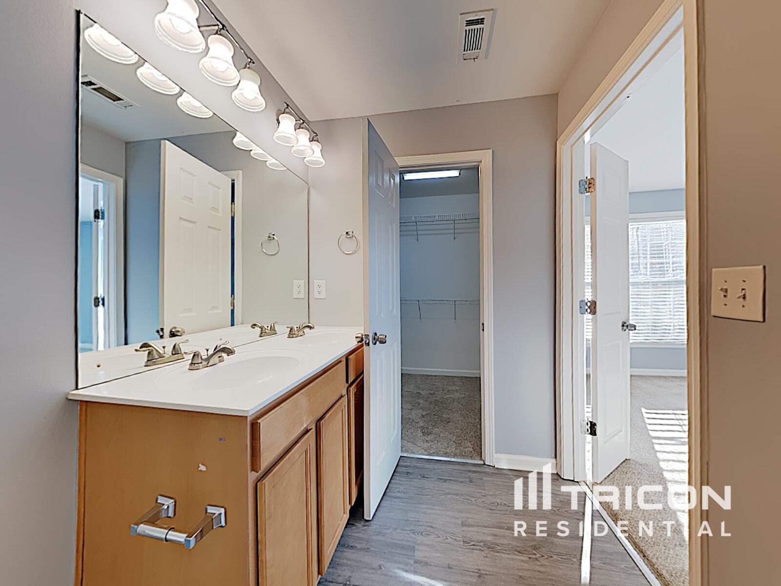 Building Photo - 3038 Deerborne Ct