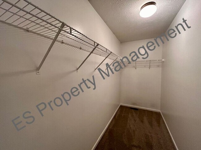 Building Photo - Wonderful 3 Bedroom 2.5 Bathroom Two Story...