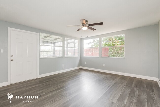 Building Photo - Inviting 3 Bedroom Ranch in Lakeland, FL