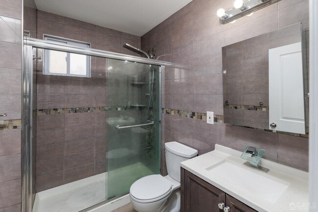 Building Photo - 52 Sharot St