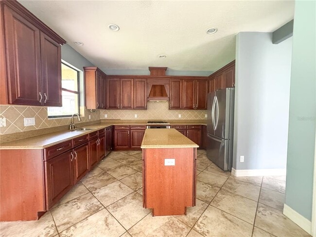 Building Photo - 20318 Chestnut Grove Dr