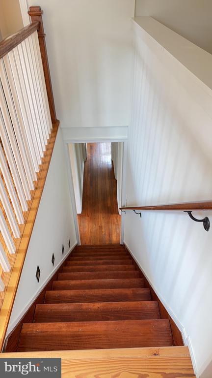 Building Photo - 4012 Woodland Dr